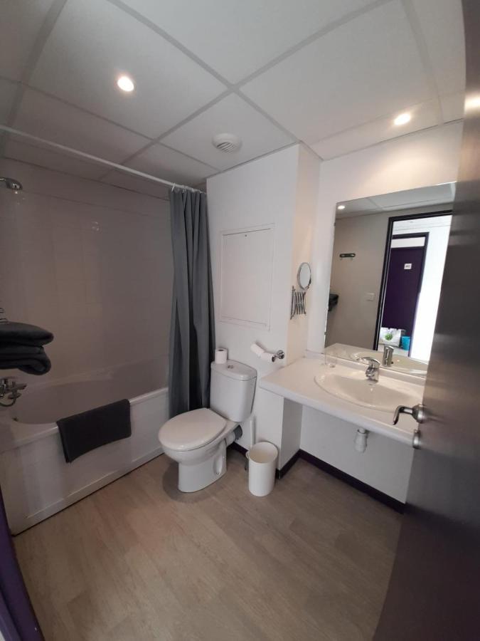 Dans Hoteliere Lourdes